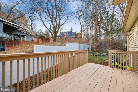 Exterior - 11403 Fairoak Dr, Silver Spring, MD 20902 photo 7 of 7