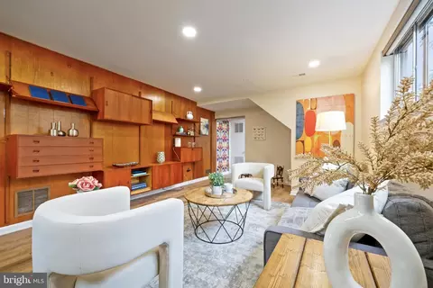 Living - 11403 Fairoak Dr, Silver Spring, MD 20902 photo 4 of 4