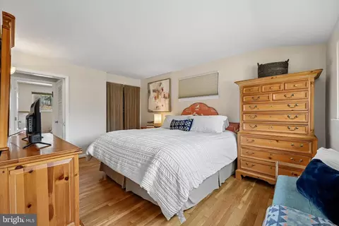Bedroom - 11403 Fairoak Dr, Silver Spring, MD 20902 photo 3 of 8