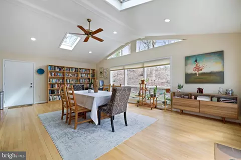 Dining - 11403 Fairoak Dr, Silver Spring, MD 20902 photo 7 of 7