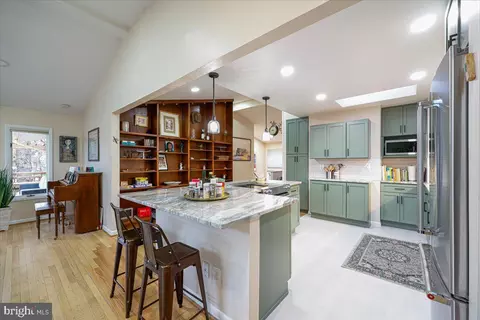 Kitchen - 11403 Fairoak Dr, Silver Spring, MD 20902 photo 4 of 6