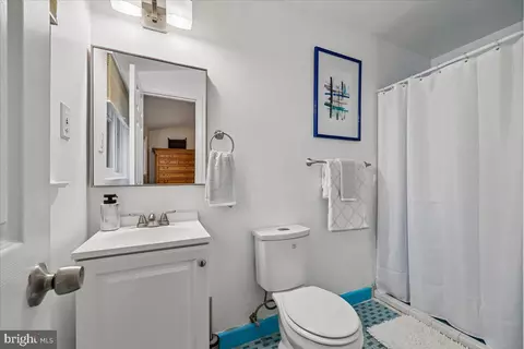 Bath - 11403 Fairoak Dr, Silver Spring, MD 20902 photo 1 of 2