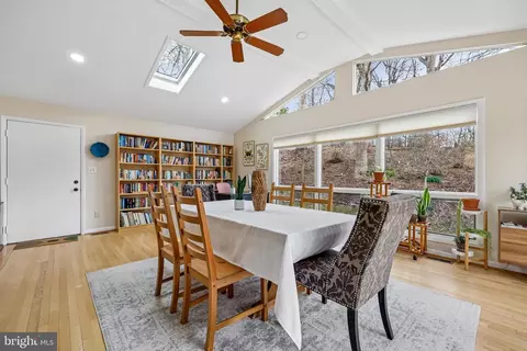 Dining - 11403 Fairoak Dr, Silver Spring, MD 20902 photo 6 of 7