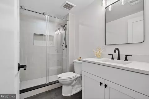 Bath - 10224 Green Forest Dr, Silver Spring, MD 20903 photo 2 of 3