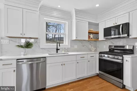 Kitchen - 10224 Green Forest Dr, Silver Spring, MD 20903 photo 2 of 2