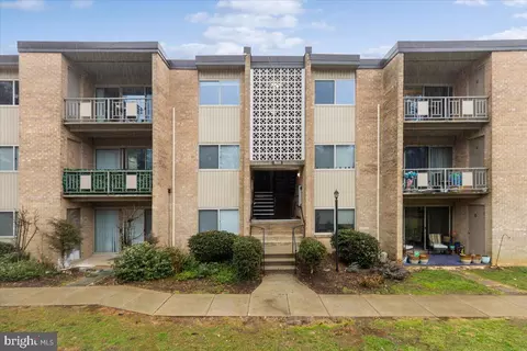 5115 Crossfield Ct #13, Rockville, MD 20852