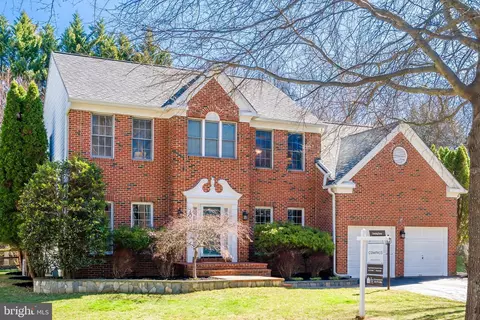 10005 Bald Cypress Dr, Rockville, MD 20850