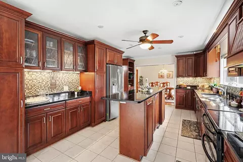 Kitchen - 14511 Claude Ln, Silver Spring, MD 20905 photo 2 of 3