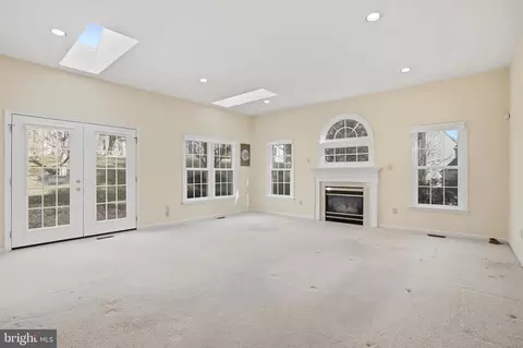 Living - 12 Jaystone Ct, Silver Spring, MD 20905 photo 1 of 2