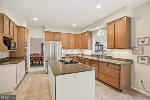 Kitchen - 12 Jaystone Ct, Silver Spring, MD 20905 photo 3 of 4
