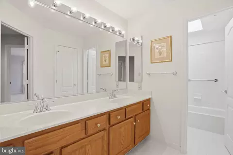 Bath - 12 Jaystone Ct, Silver Spring, MD 20905 photo 4 of 4