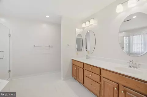 Bath - 12 Jaystone Ct, Silver Spring, MD 20905 photo 2 of 4