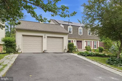 11 Dellcastle Ct, Montgomery Village, MD 20886