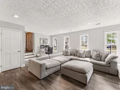 Living - 13744 Lockdale Rd, Silver Spring, MD 20906 photo 3 of 5