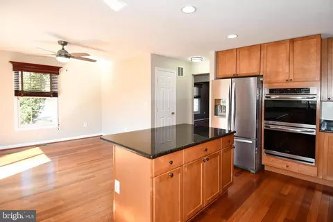 Kitchen - 1048 Windrush Ln #39, Sandy Spring, MD 20860 photo 4 of 5
