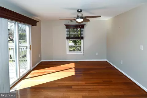 Living - 1048 Windrush Ln #39, Sandy Spring, MD 20860 photo 5 of 5