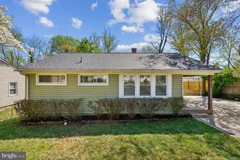 1123 Parrish Dr, Rockville, MD 20851