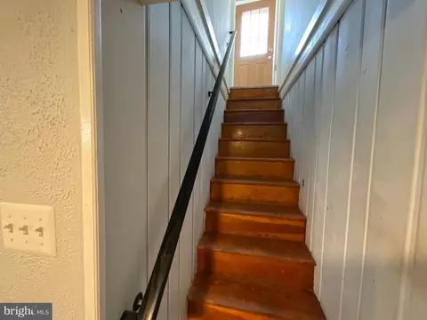 Entry Way - 10405 Georgia Ave, Silver Spring, MD 20902 photo 4 of 5