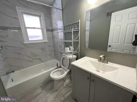 Bath - 10405 Georgia Ave, Silver Spring, MD 20902 photo 1 of 2