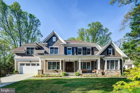 7318 Burdette Ct, Bethesda, MD 20817
