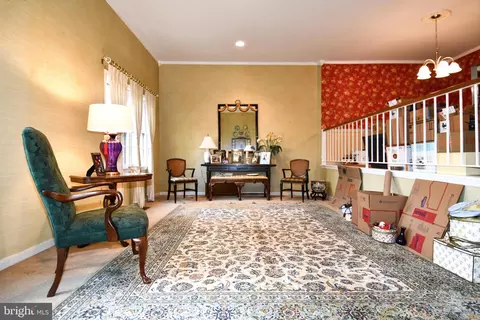 61 Oak Shade Rd, Gaithersburg, MD 20878