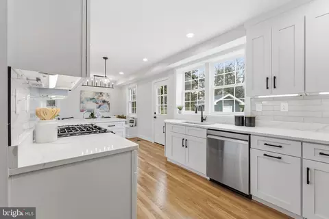 Kitchen - 513 Kerwin Ct, Silver Spring, MD 20901 photo 5 of 5