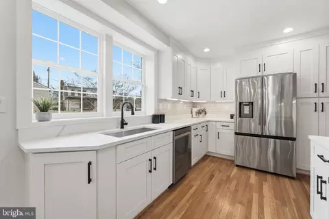 Kitchen - 513 Kerwin Ct, Silver Spring, MD 20901 photo 3 of 5