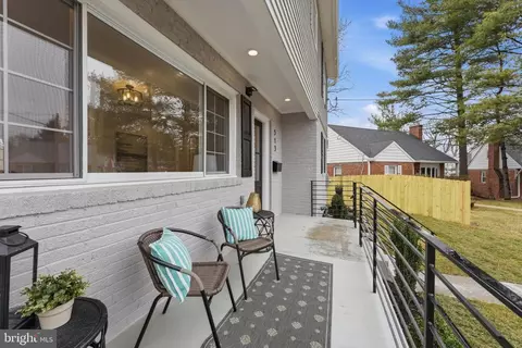 Exterior - 513 Kerwin Ct, Silver Spring, MD 20901 photo 5 of 9