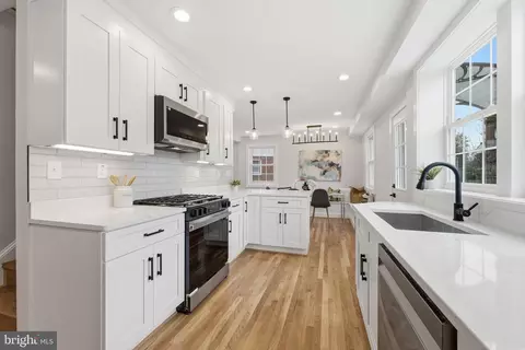 Kitchen - 513 Kerwin Ct, Silver Spring, MD 20901 photo 4 of 5