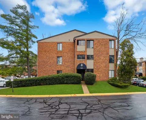 13201 Chalet Pl #9-202, Germantown, MD 20874
