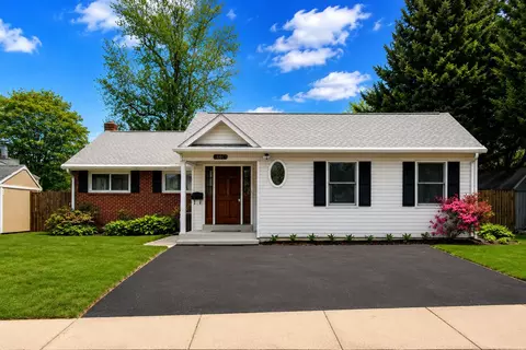 6306 Lone Oak Dr, Bethesda, MD 20817