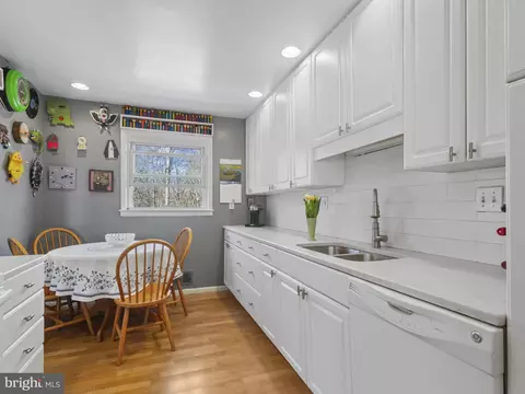 Kitchen - 935 Loxford Ter, Silver Spring, MD 20901 photo 1 of 3