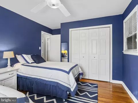 Bedroom - 935 Loxford Ter, Silver Spring, MD 20901 photo 8 of 10