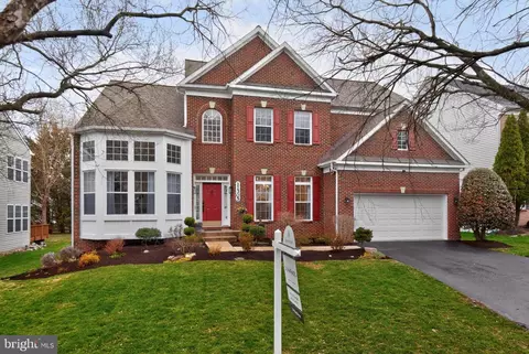 11305 Potomac Oaks Dr, Rockville, MD 20850