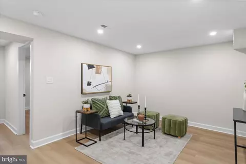 Living - 1518 Gridley Ln, Silver Spring, MD 20902 photo 4 of 4
