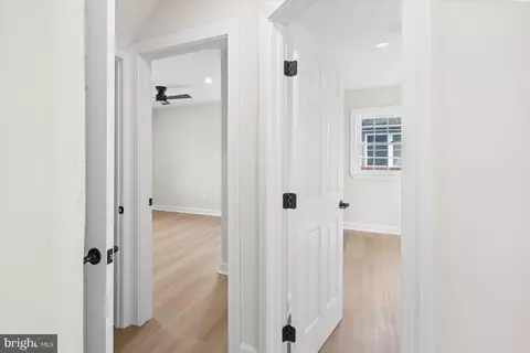 Entry Way - 1518 Gridley Ln, Silver Spring, MD 20902 photo 5 of 7