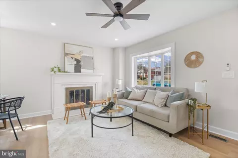 Living - 1518 Gridley Ln, Silver Spring, MD 20902 photo 1 of 4