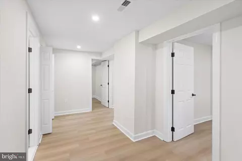 Entry Way - 1518 Gridley Ln, Silver Spring, MD 20902 photo 4 of 7