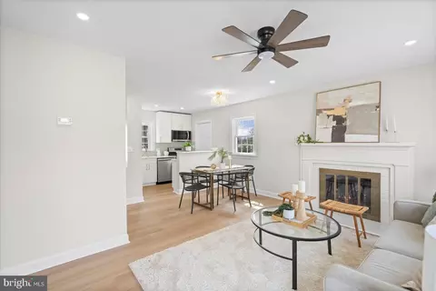Living - 1518 Gridley Ln, Silver Spring, MD 20902 photo 3 of 4