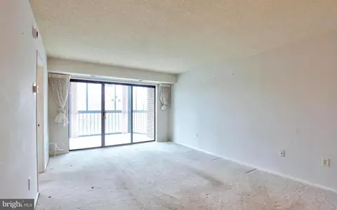 Living - 15107 Interlachen Dr #2-621, Silver Spring, MD 20906 photo 2 of 2