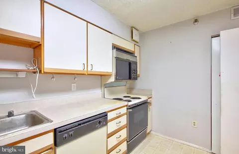 Kitchen - 15107 Interlachen Dr #2-621, Silver Spring, MD 20906 photo 1 of 2