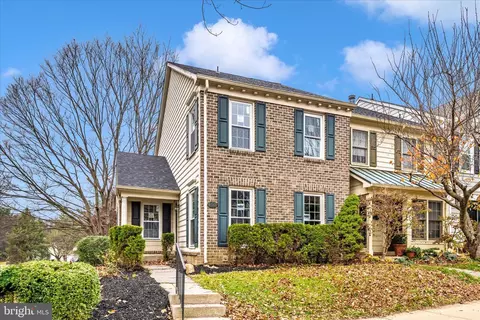 8648 Fountain Valley Dr, Montgomery Village, MD 20886