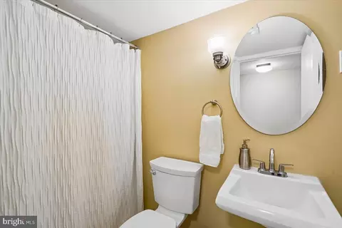 Bath - 8812 Maxwell Dr, Potomac, MD 20854 photo 4 of 4