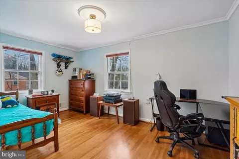 Bedroom - 8812 Maxwell Dr, Potomac, MD 20854 photo 5 of 6