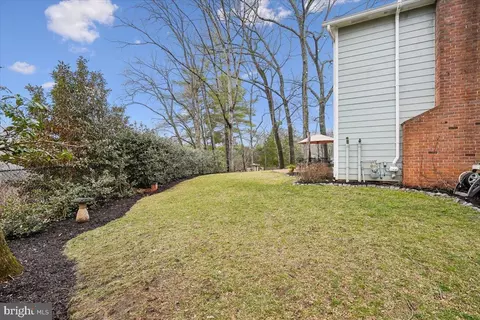 Exterior - 8812 Maxwell Dr, Potomac, MD 20854 photo 9 of 10