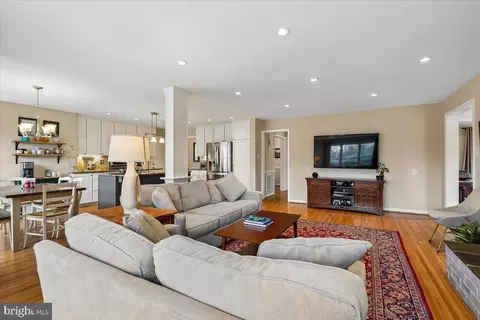 Living - 8812 Maxwell Dr, Potomac, MD 20854 photo 4 of 4
