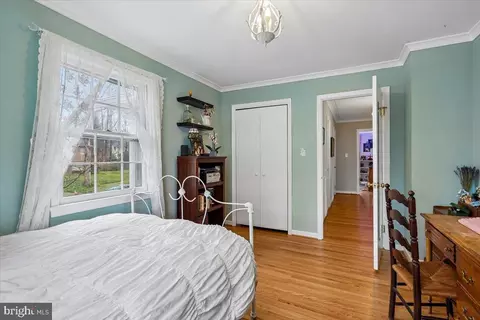 Bedroom - 8812 Maxwell Dr, Potomac, MD 20854 photo 4 of 6