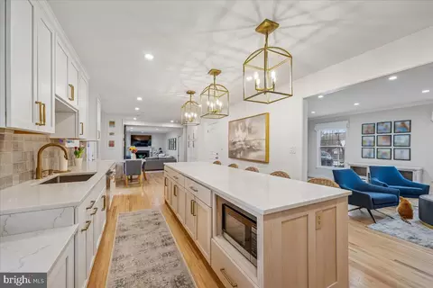 Kitchen - 4 Olmstead Ct, Potomac, MD 20854 photo 4 of 10