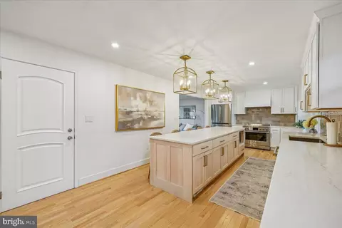 Kitchen - 4 Olmstead Ct, Potomac, MD 20854 photo 10 of 10
