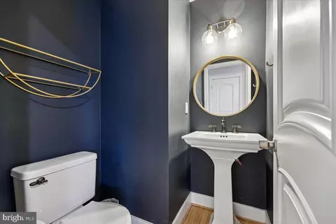 Entry Way - 4 Olmstead Ct, Potomac, MD 20854 photo 5 of 6